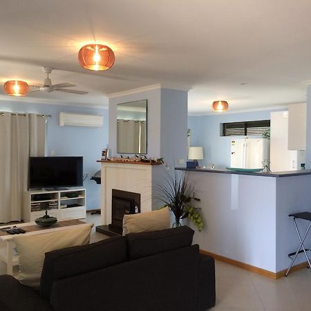 Salty Air Apartments Kingscote Kangaroo Island エクステリア 写真